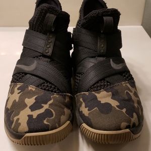 Nike Lebron Camo Soldier 10.5 * Excellent conditio